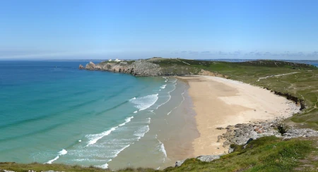 Camping en Bretagne : le guide pratique pour des vacances parfaitement organisées