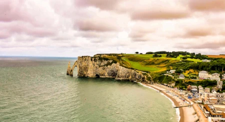 Normandie en camping : un séjour entre nature, histoire et aventures