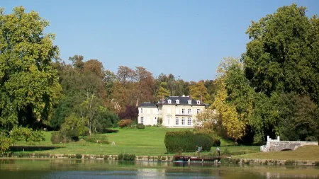 Château de Saint-Firmin dans le parc de Chantilly