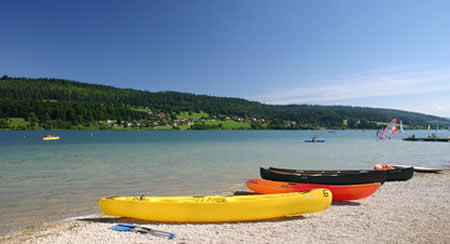 Camping dans le Doubs : lac, Saut du Doubs et vallée