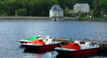 Camping dans la Nièvre : lacs, Nevers et Morvan