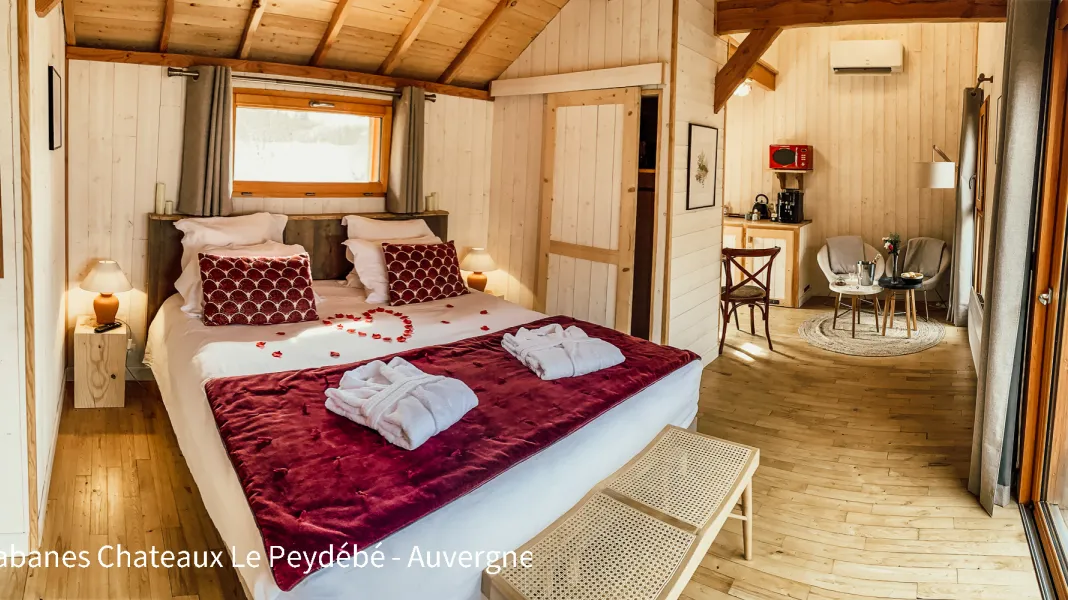 CABANES CHÂTEAUX & SPA LE PEYDÉBÉ