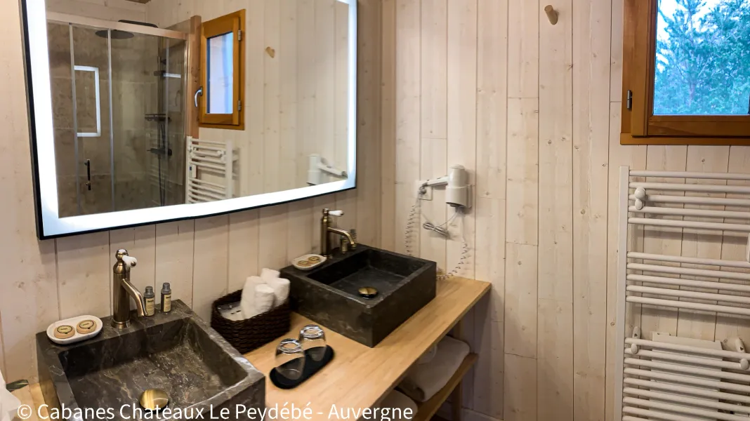 CABANES CHÂTEAUX & SPA LE PEYDÉBÉ