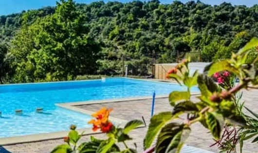 Domaine de Chadeyron - Camping et gîtes