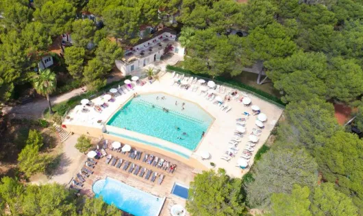 Camping Résidentiel La Pinède