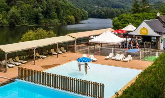 Camping maeva Escapades Le Lac de Laval-de-Cère