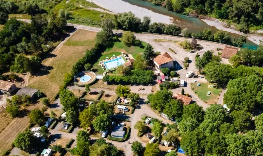 Camping Les Pres Hauts - Sites et Paysages