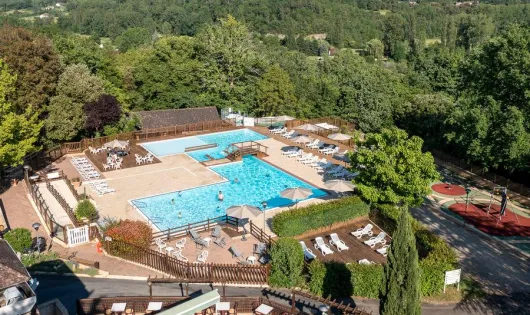 Camping Romanée - Les Grottes De Roffy