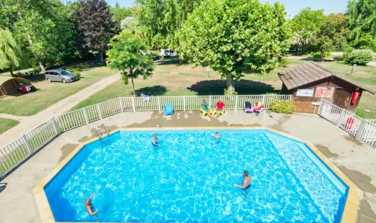 Camping Les Bords Du Guiers