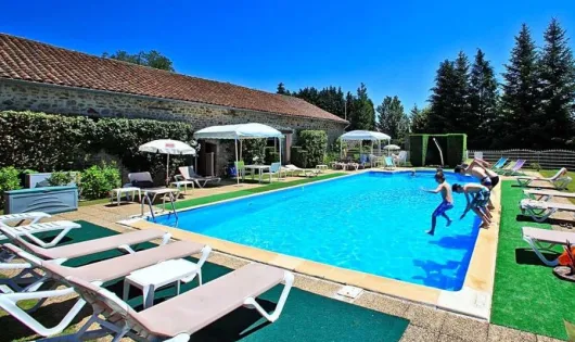 Camping Du Chateau De Leychoisier